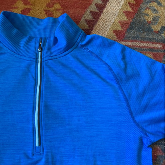 Lululemon Metal Vent Tech 1/2 zip royal blue medium - Picture 2 of 7